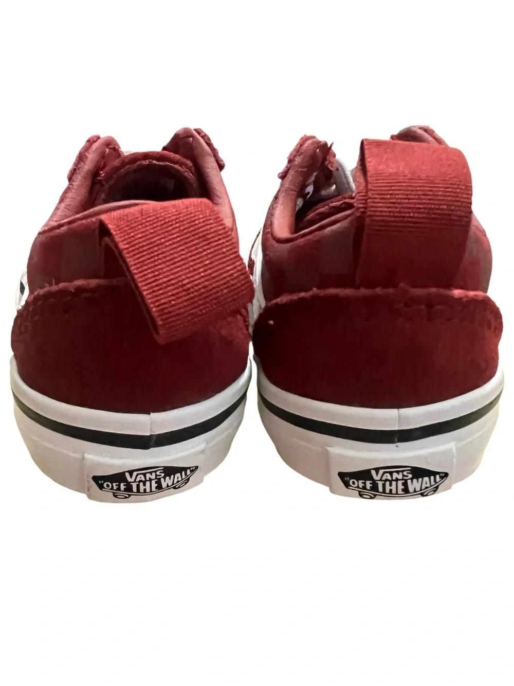 NWT- Vans Kids Ward Low-Top Sneakers in Red and White with DAISY 🌼 Detail